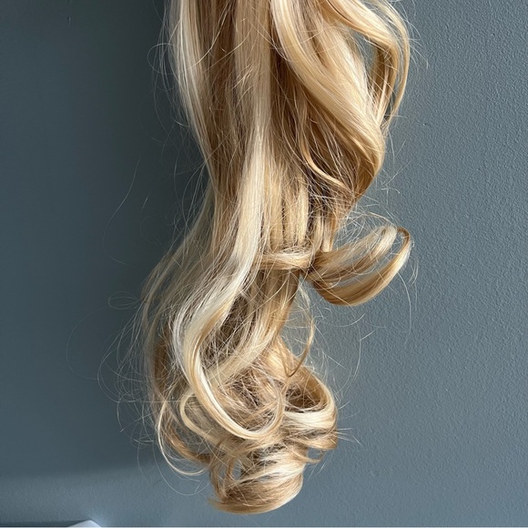 Claw Clip On Synthetic Curly Ponytail - Picture 3 of 10